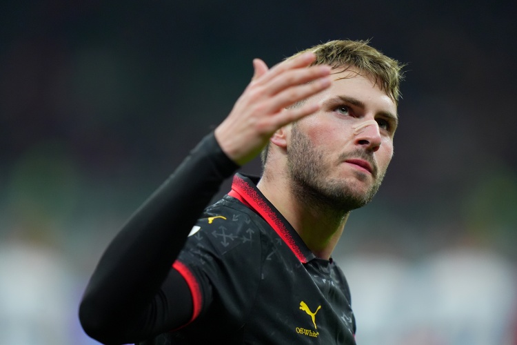 九游网页官网-AC米兰今晚造点机会，志在荷甲名次提升，赛场秩序良好，控场能力受关注的简单介绍