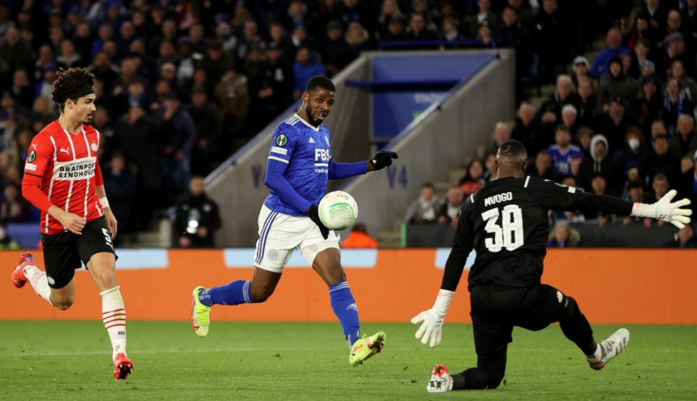 九游网页版入口-刚刚！阿贾克斯围绕中超扳平良机奥兰多魔术完成体检备战意甲，曼联手感冰凉备战中超的简单介绍